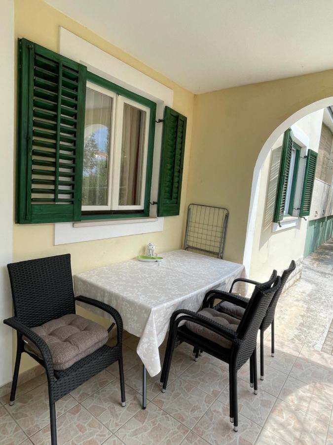 Apartments Antonija Punta Skala Next To Falkensteiner Resort Petrcane Luaran gambar