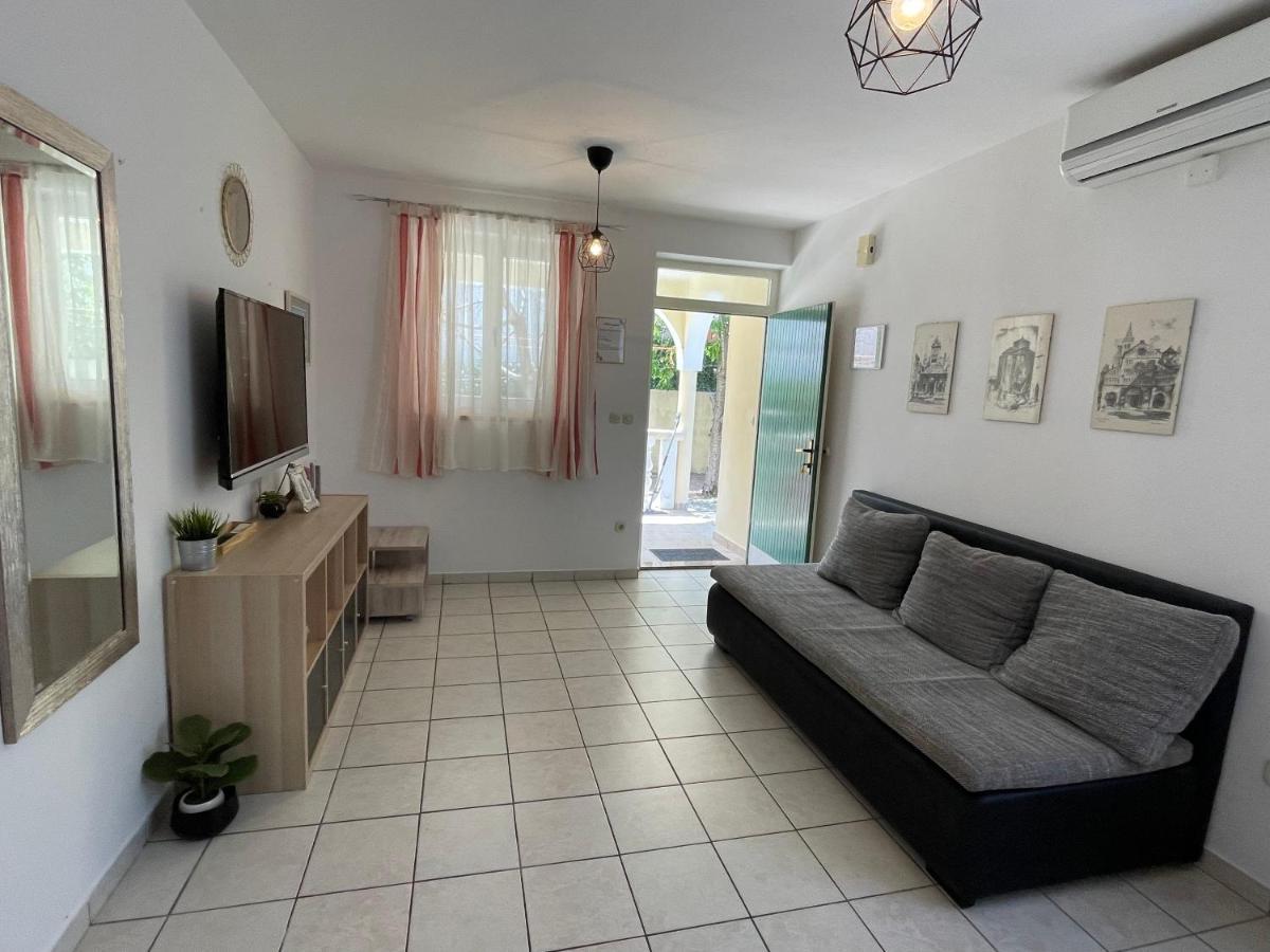 Apartments Antonija Punta Skala Next To Falkensteiner Resort Petrcane Luaran gambar
