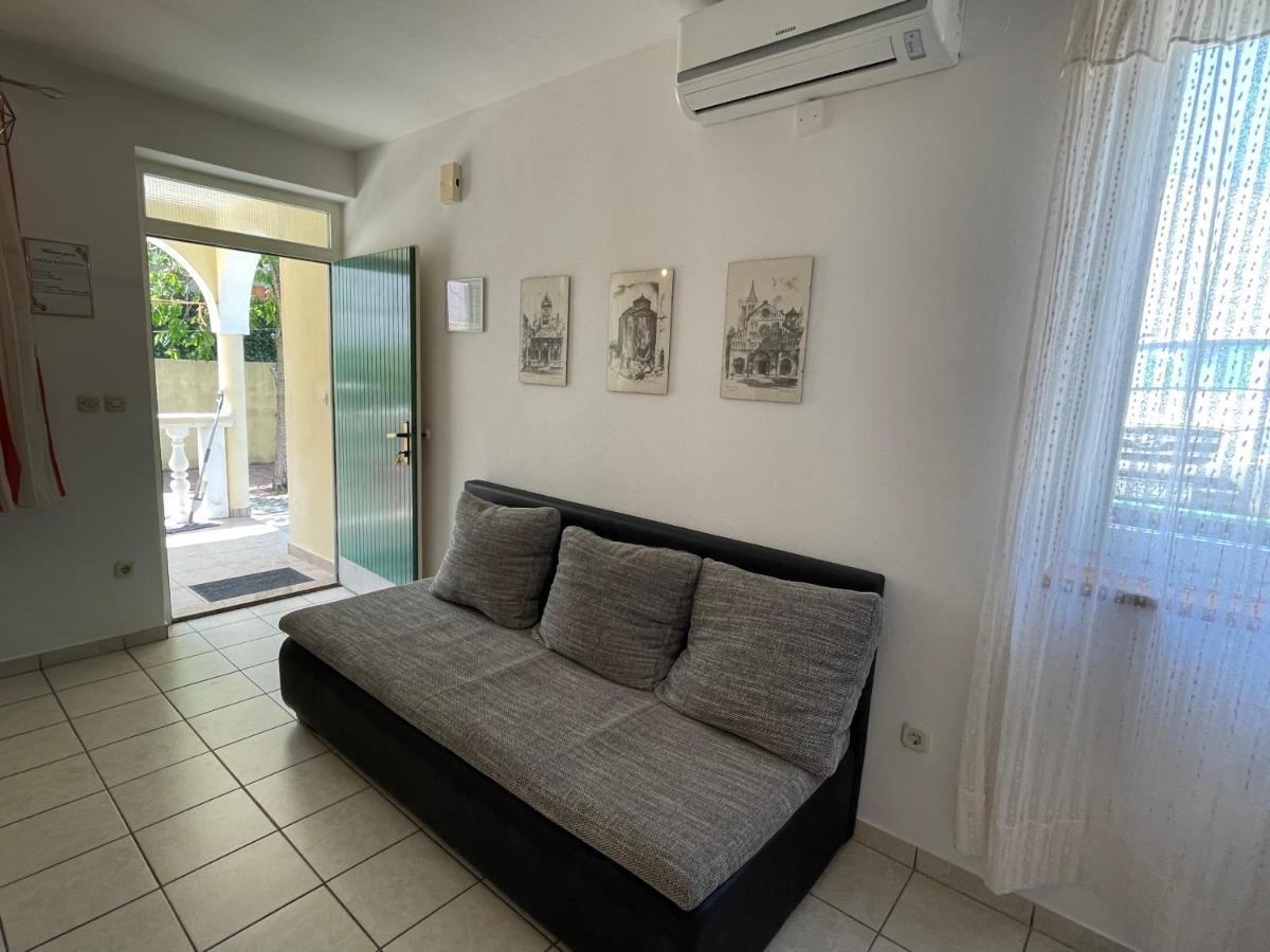 Apartments Antonija Punta Skala Next To Falkensteiner Resort Petrcane Luaran gambar