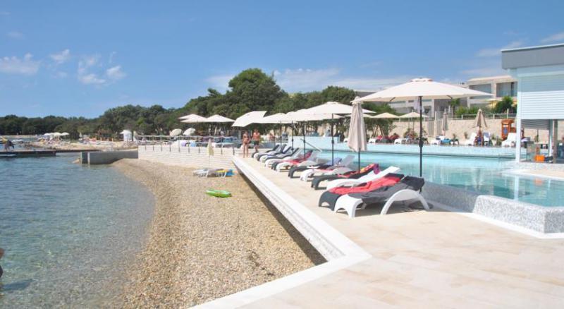 Apartments Antonija Punta Skala Next To Falkensteiner Resort Petrcane Luaran gambar