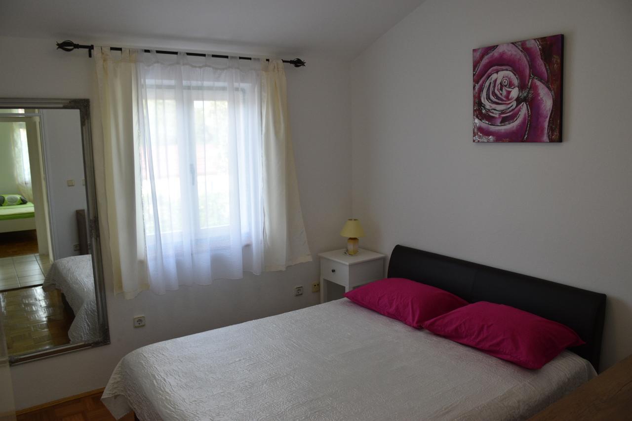 Apartments Antonija Punta Skala Next To Falkensteiner Resort Petrcane Luaran gambar