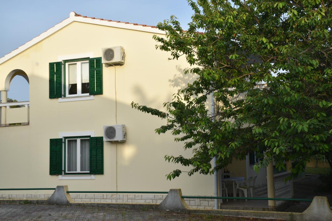 Apartments Antonija Punta Skala Next To Falkensteiner Resort Petrcane Luaran gambar