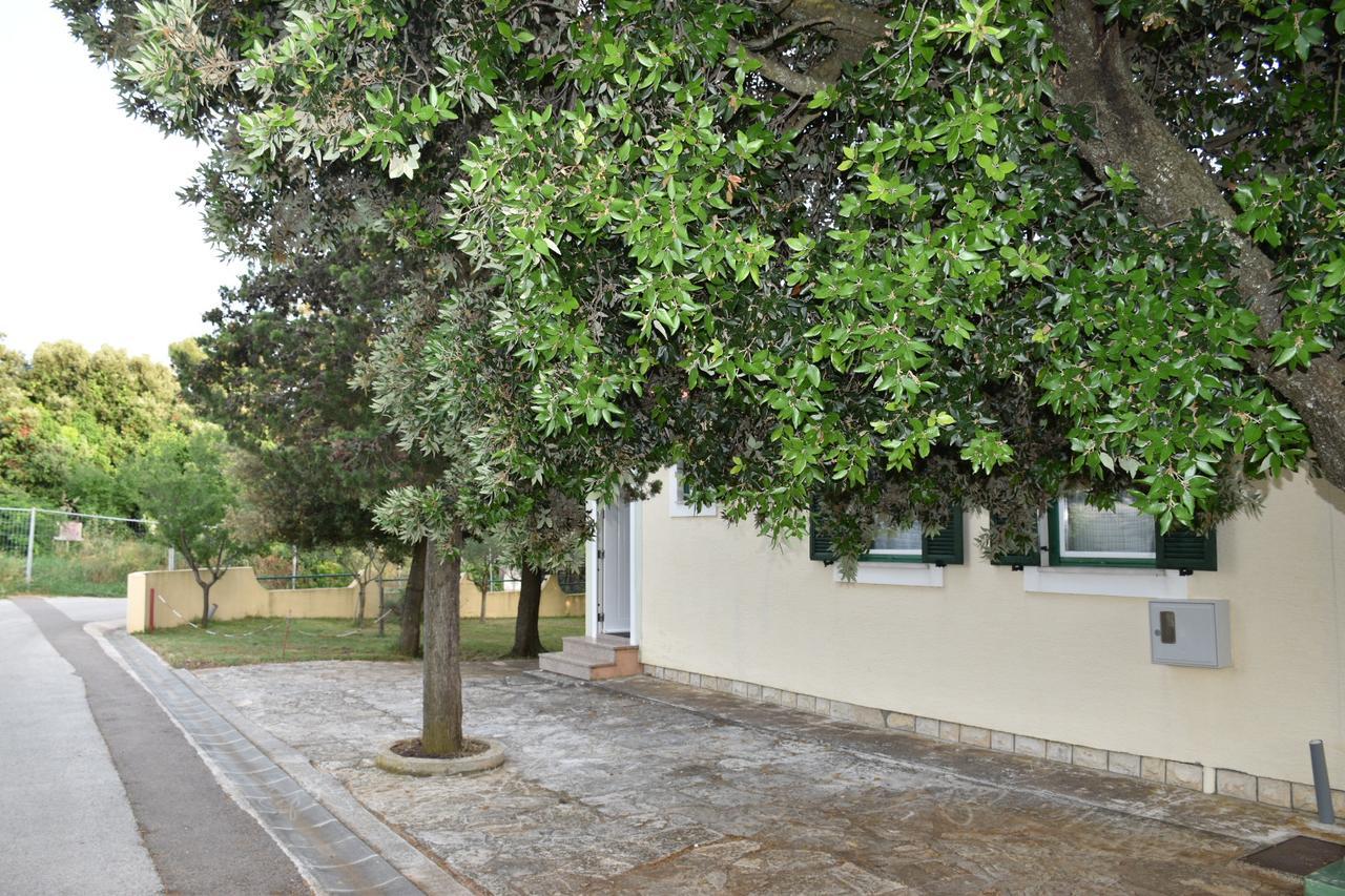 Apartments Antonija Punta Skala Next To Falkensteiner Resort Petrcane Luaran gambar