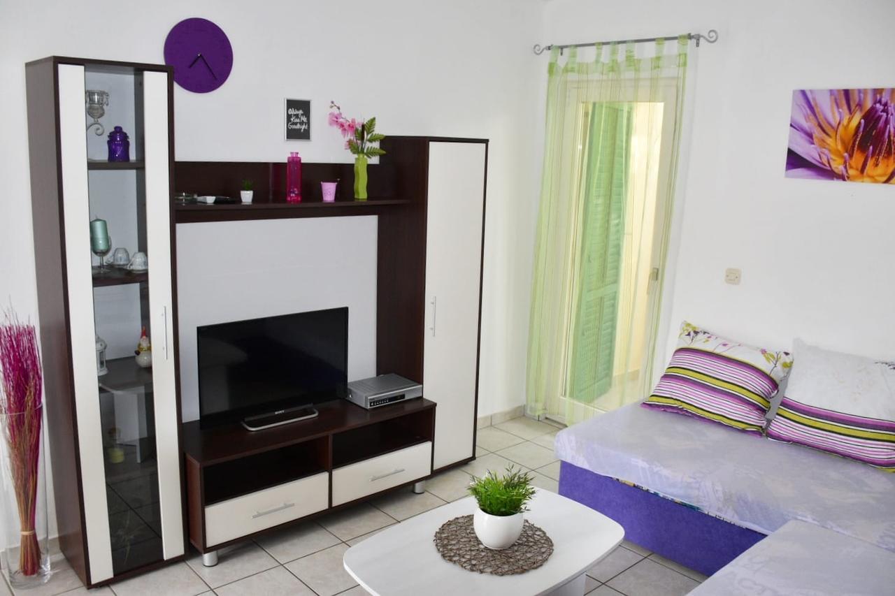 Apartments Antonija Punta Skala Next To Falkensteiner Resort Petrcane Luaran gambar